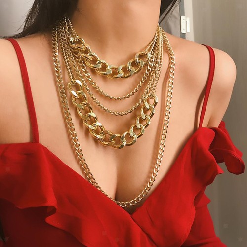 Collana con ciondolo - a, catena