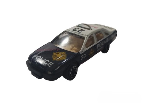 Modellino die cast ford - ford, crown