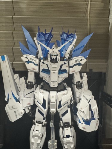 Bandai gundam base 100 - bandai, 1/100