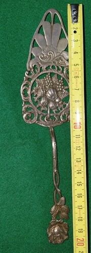 Antiquite objet vitrine pelle - ,