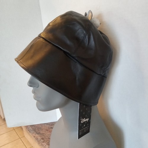 Cappello pelle nero nuovo - in,