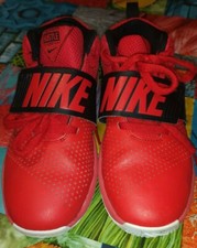 Scarpe sportive  con strappo