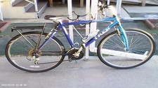 Trek 800 Mountain Bike - blue