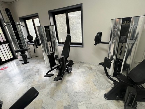Vendesi palestra completa - , con