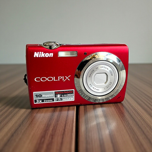 Nikon coolpix s220 - nikon,