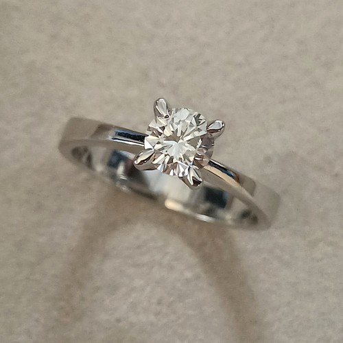 Anello solitario con - , diamante