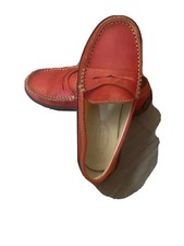 Scarpe mocassini nuovi con