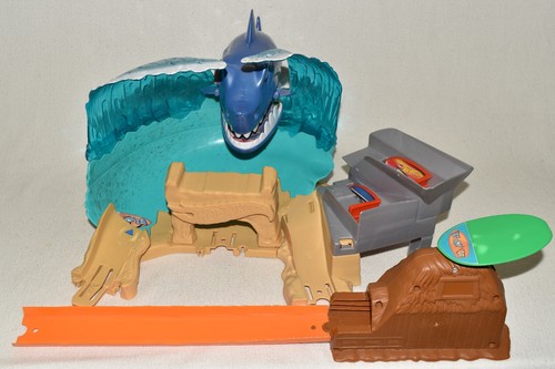 Hot wheels shark beach - wheels,