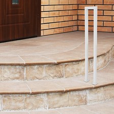 Corrimano moderno in metallo a