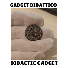 Trifollaro Ruggero I su cavallo a sx Vergine su trono regge il Bambino