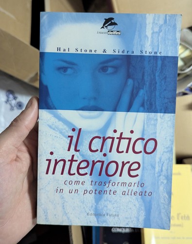 Critico interiore hal - interiore,