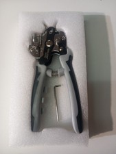 Pinza fustellatrice per pelle