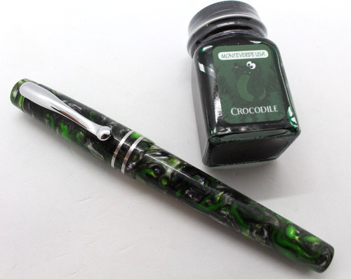 Penna stilografica fatta - , a