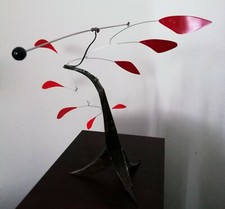Scultura mobile in metallo "stabiles"