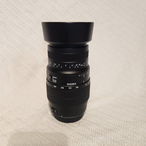 Sigma 300 4 5 - mm, f/1.4-5.6