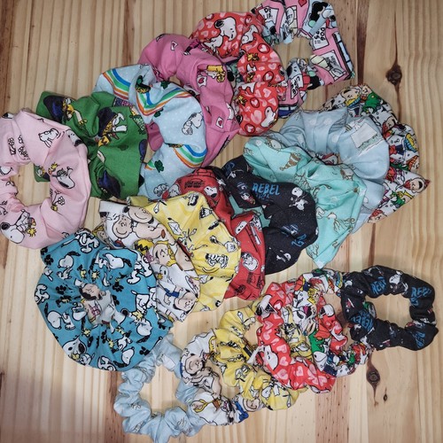 Peanuts snoopy scrunchies - peanuts,