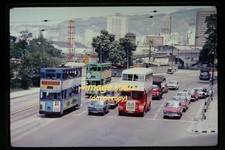 Trolley, autobus e auto a