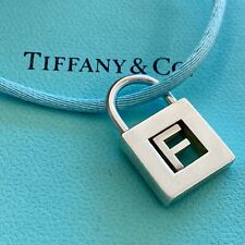Ciondolo Lucchetto Tiffany & Co. raro argento lettera alfabeto iniziale F Origin