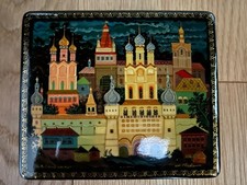 Scatola di vernice russa