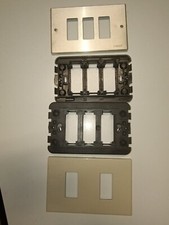 Supporti Vimar serie 8000 A3 posti 08531 e placche in resina/alluminio 2/3 posti