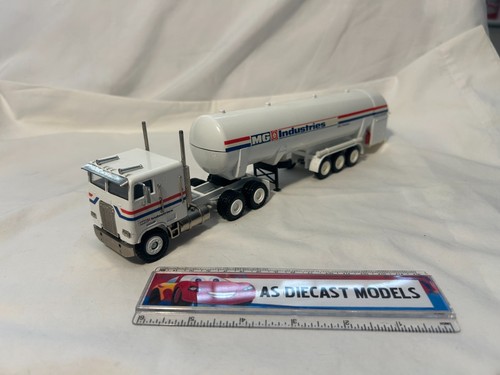 Corgi modern truck - corgi, conrad