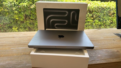 Macbook pro m3 apple - pro,
