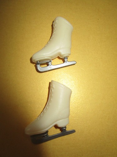 1285 vecchi pattini - vecchi, barbie