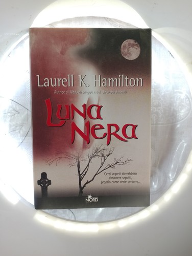 Luna nera laurell k - luna,