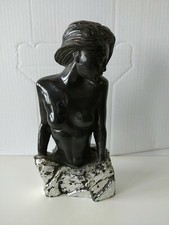Scultura Di Donna Mezzo Busto
