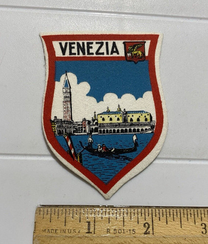 Distintivo toppa tessuto torre