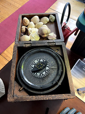 Bussola d'epoca con cassetta