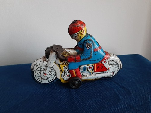 Moto latta police - moto, in