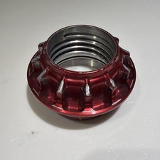 Dado ruota rosso auto Formula