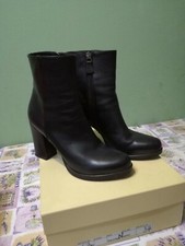 Stivaletti tronchetti di pelle nera numero 37 con tacco e leggero plateau 