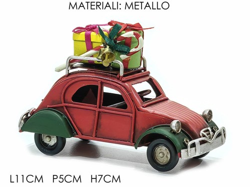 Auto con pacchi regalo