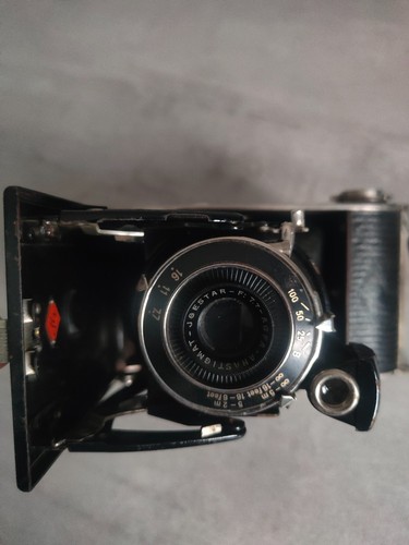 Antica macchina fotografica