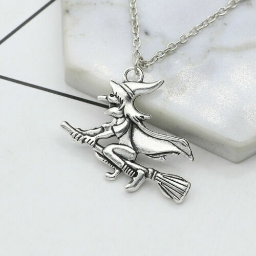 Collana con ciondolo - ,