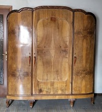 Armadio a tre ante anni '40 in stile Chippendale, noce e radica, Italia