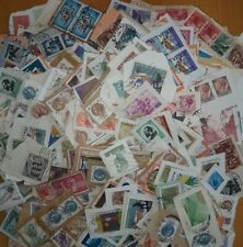 ITALIA - GROSSO LOTTO DI 400 FRANCOBOLLI SU FRAMMENTO A BASSO COSTO