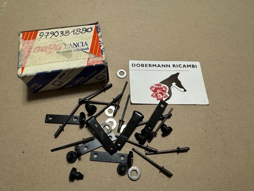 Kit fissaggio sedili