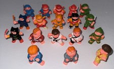 Lotto di 18 mini figurine Soma