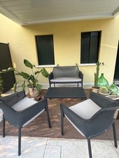 Salotto completo da esterno Nardi net grigio antracite con cuscini grigi 