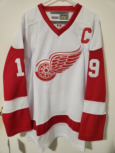 Steve yzerman throwback - steve,