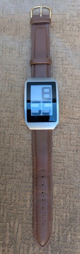 Orologio digitale curvo