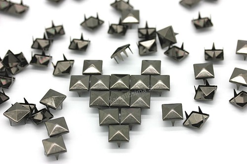 150pz misura 2cm borchie - misura,