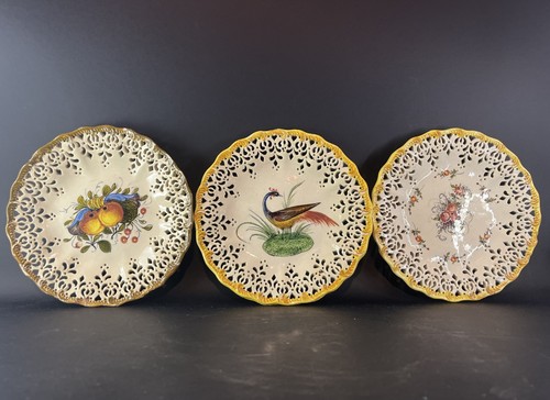 Tris piatti maiolica - di,