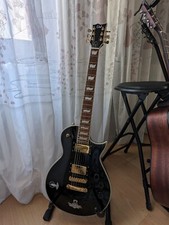 Chitarra elettrica mai usata