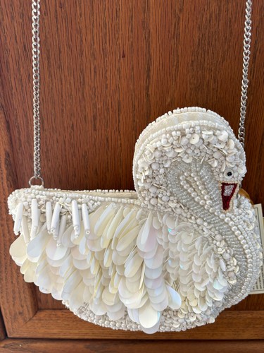 Viral white swan - viral, beaded