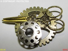 steampunk distintivo spilla