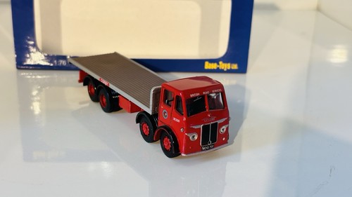 Base toys scala leyland - base,